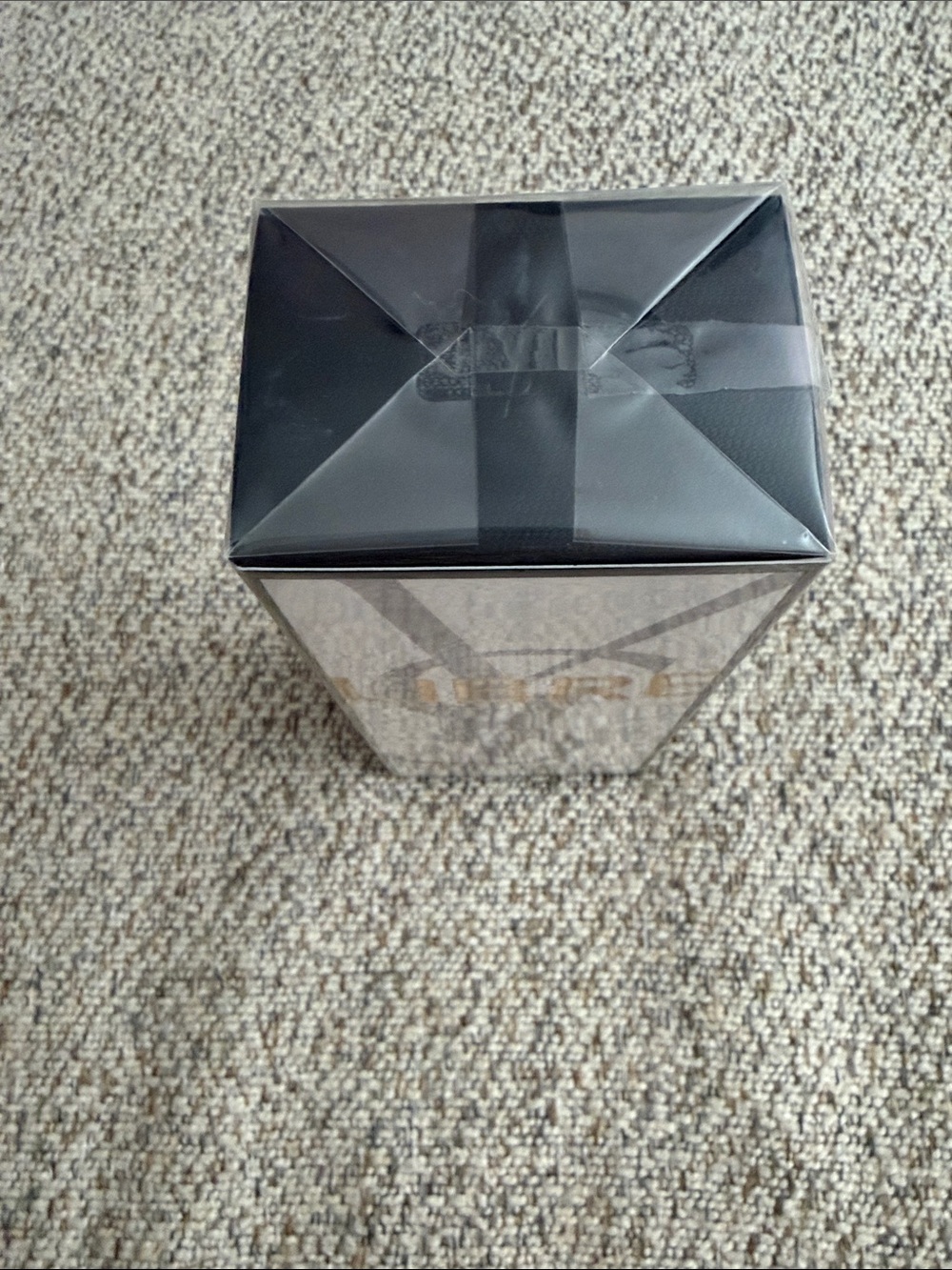 Yves Saint Laurent Libre Box in White and Gold - Picture 4 of 4